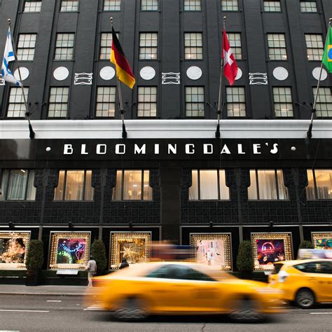 bloomingdale's nyc hours today.